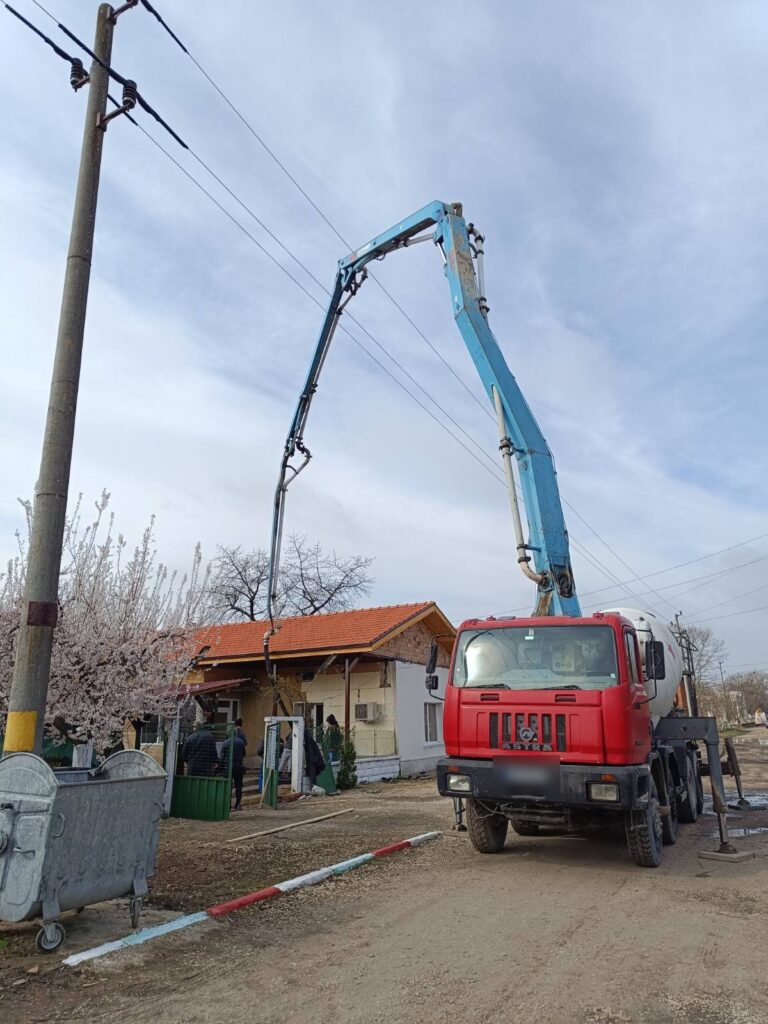 Бетонопомпа на обекта