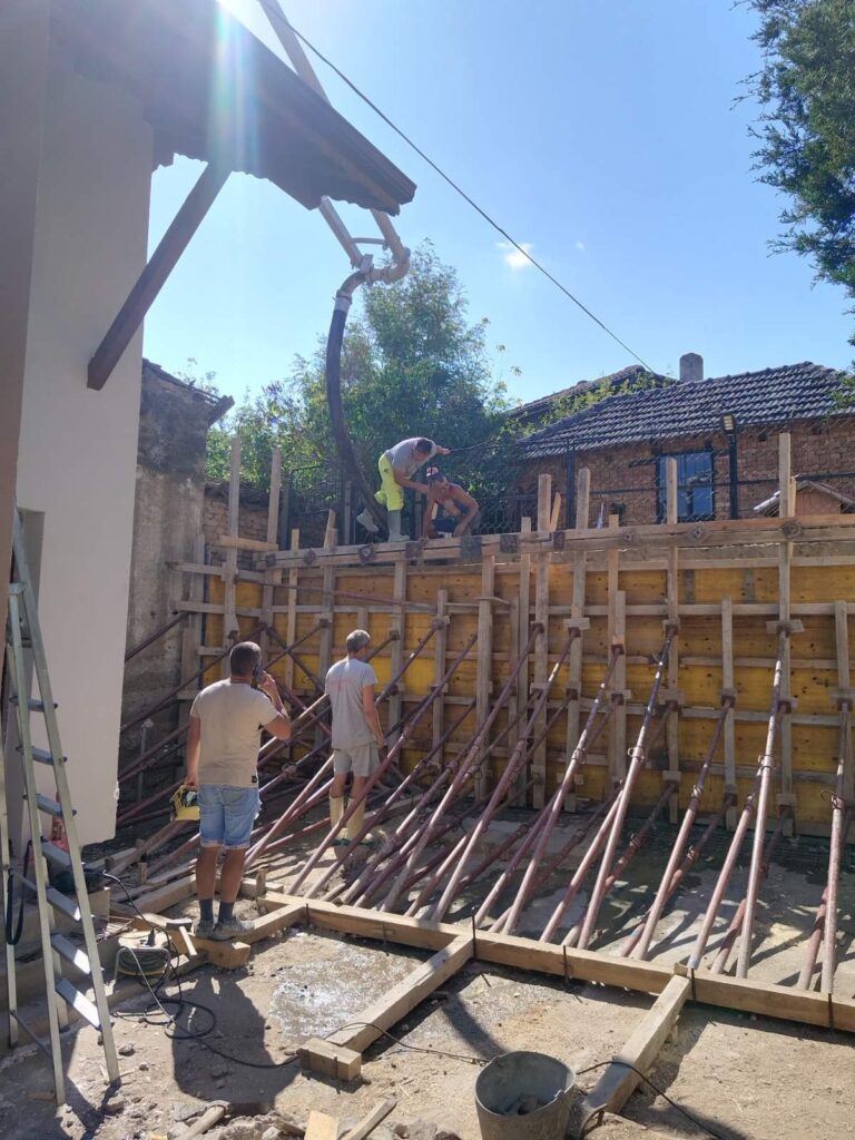 Кофраж на стена